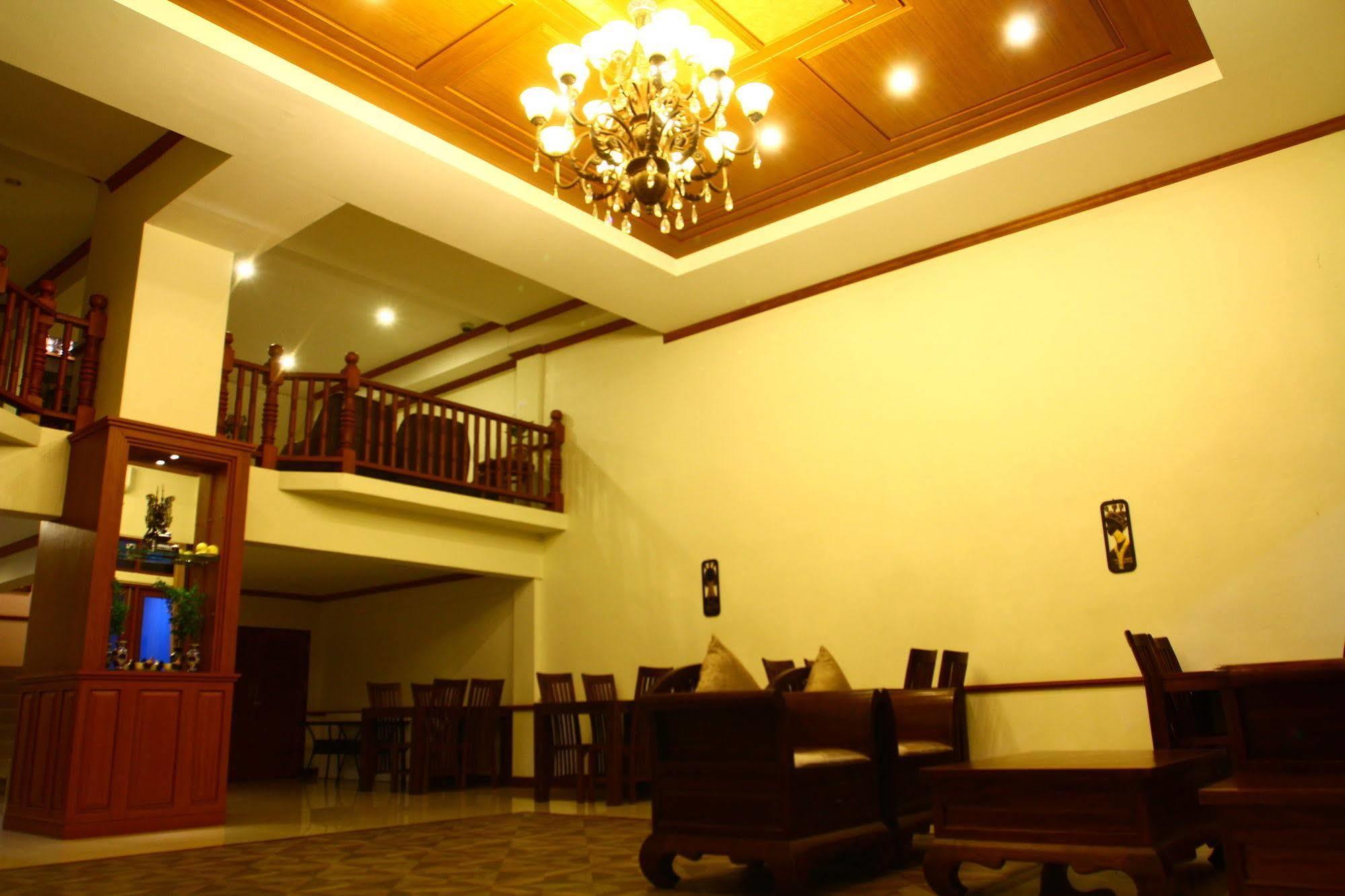 Phoothawee House Hotel Chiang Mai Buitenkant foto