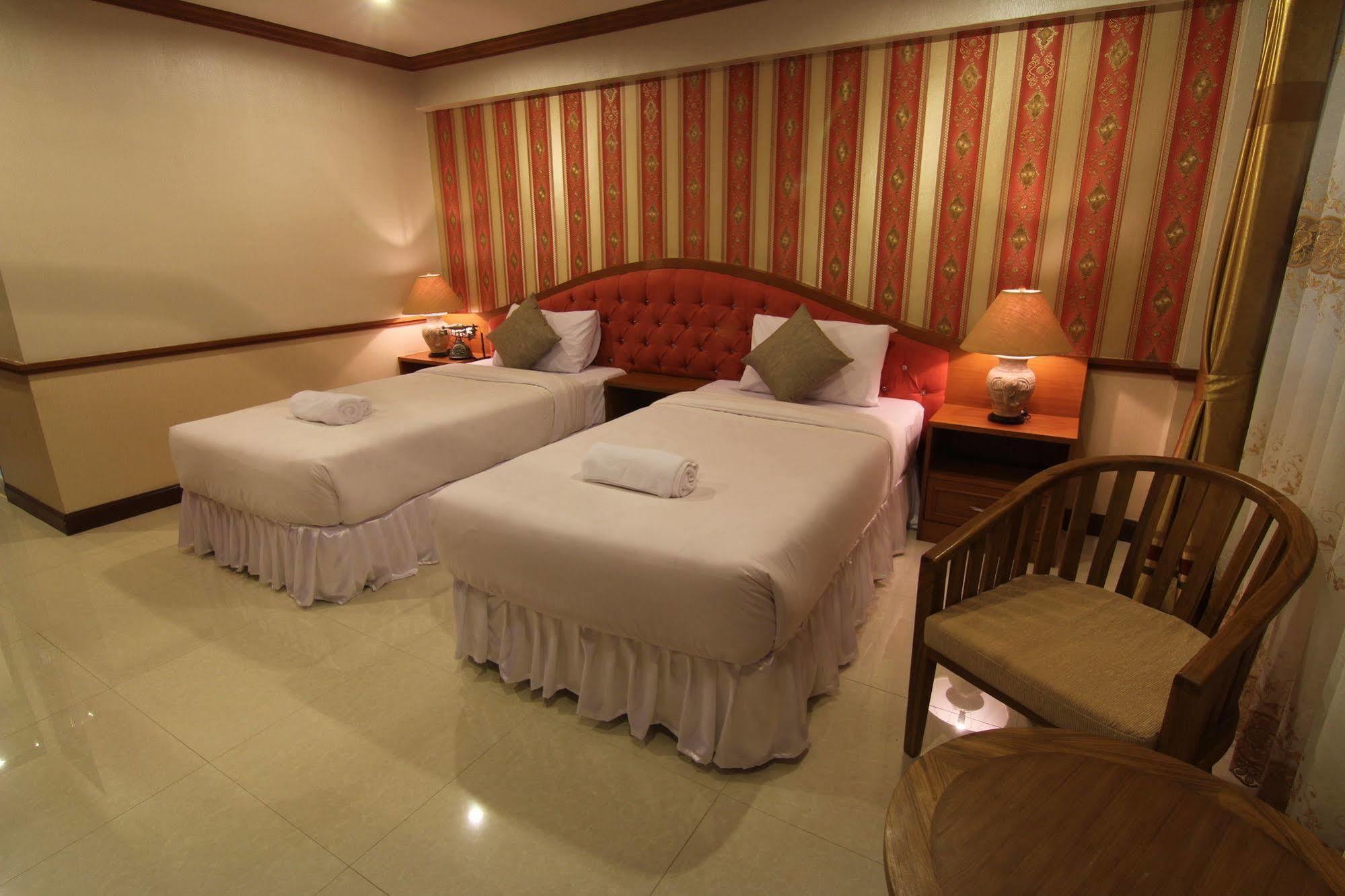 Phoothawee House Hotel Chiang Mai Buitenkant foto