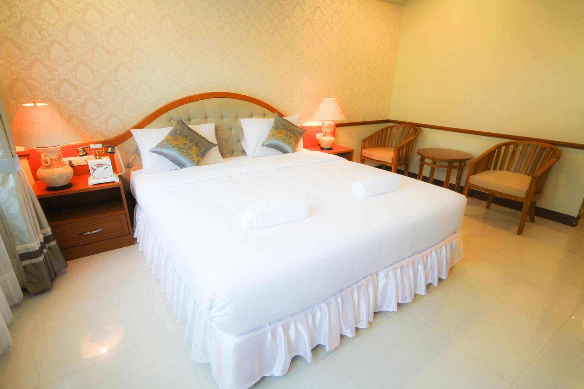 Phoothawee House Hotel Chiang Mai Buitenkant foto